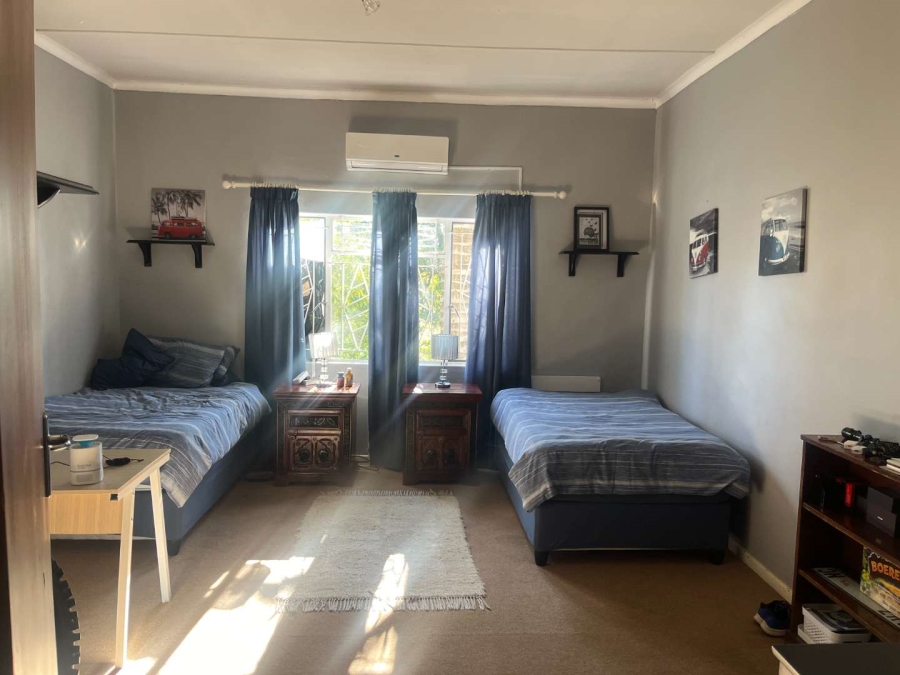 4 Bedroom Property for Sale in Kanoneiland Northern Cape